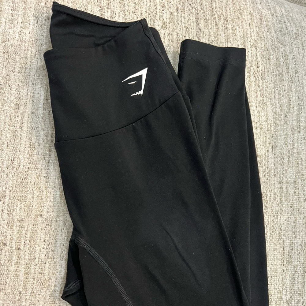 Black gym shark training leggings- black